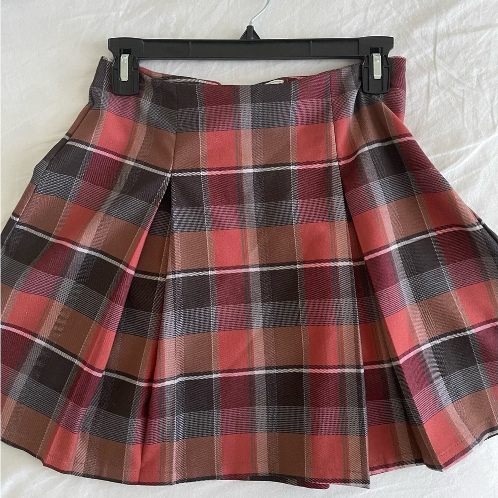 Urban outfitters renewal vintage plaid skirt 
BRAND NEW